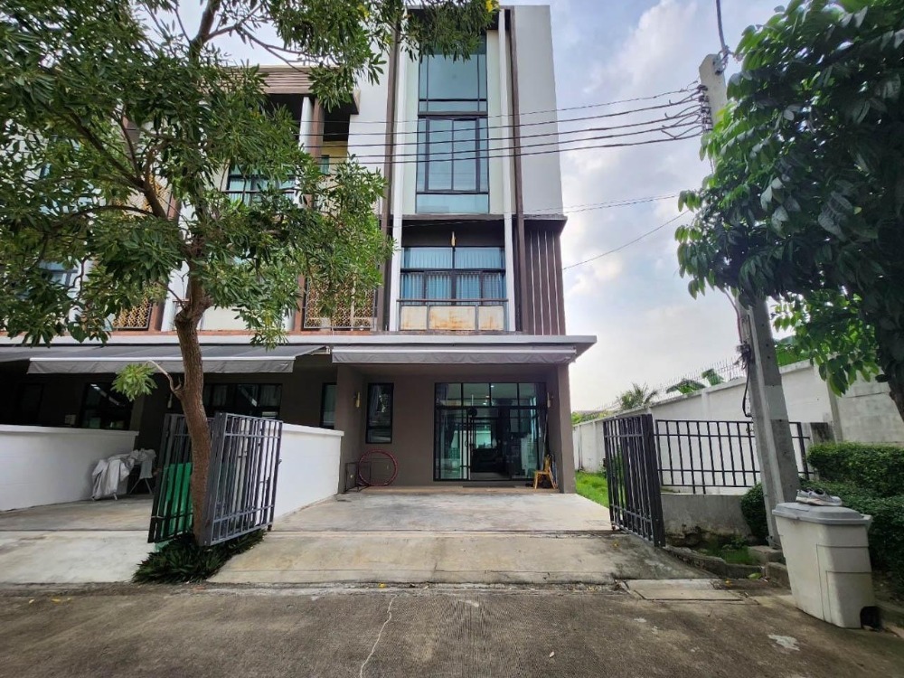 For SaleTownhouseBang Sue, Wong Sawang, Tao Pun : Townhome for sale, Flora, Flora Wong Sawang, 3 bedrooms, 4 bathrooms, 35 sq m, 3.5 floors.