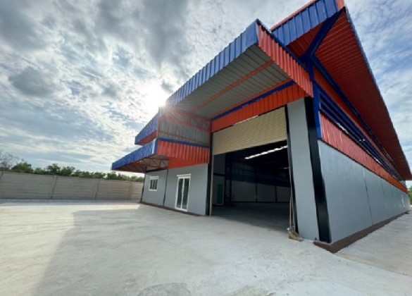 For RentWarehouseVipawadee, Don Mueang, Lak Si : Call 081-632-0632 Warehouse for rent with office, newly built, location: Khlong Song, Khlong Luang, Soi Thesaban Tha Khlong School, 7 kilometers from Thai Market / Land area 1 rai / Warehouse area 750 square meters / Large vehicles can enter and exit