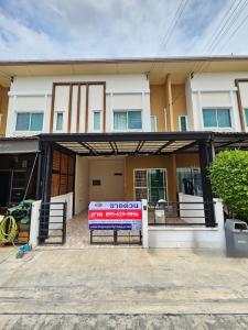 For SaleTownhouseBang kae, Phetkasem : 2-story townhome for sale, Pleno Phetkasem 81 (Pleno Phetkasem 81), prime location in the educational area. Near both Sarasas School and Kornpitak, Asia University and Thonburi University, very convenient to travel. Only 5 km from Phetkasem Road, very goo