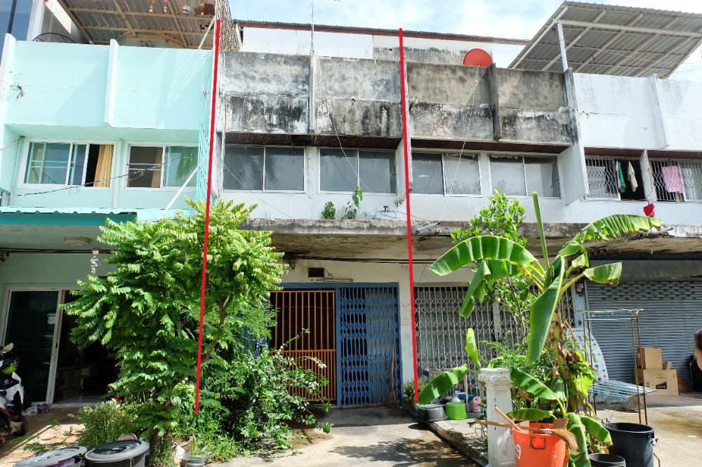 For SaleShophousePattanakan, Srinakarin : Commercial building for sale, Soi Phatthanakan 47, Suan Luang District, near the mouth of the alley, only 70 meters, near the Yellow Line - Hua Mak Station, cheapest.