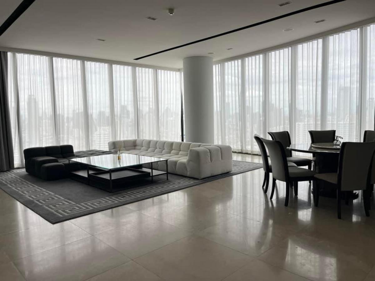 For RentCondoWongwianyai, Charoennakor : ♦ Prime Location ♦ Floor 25+ 248.00 sq m. 3 bedrooms | Banyan Tree Residences Riverside Bangkok (Banyan Tree Residences Riverside Bangkok) | Condo near Taksin Hospital 2 minutes, BTS station. Khlong San 2 minutes, ICONSIAM 4 minutes