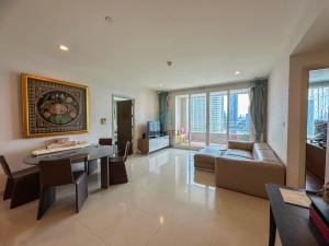 For SaleCondoWongwianyai, Charoennakor : Watermark Chaophraya - Riverview 2 Beds Condo for Sale!