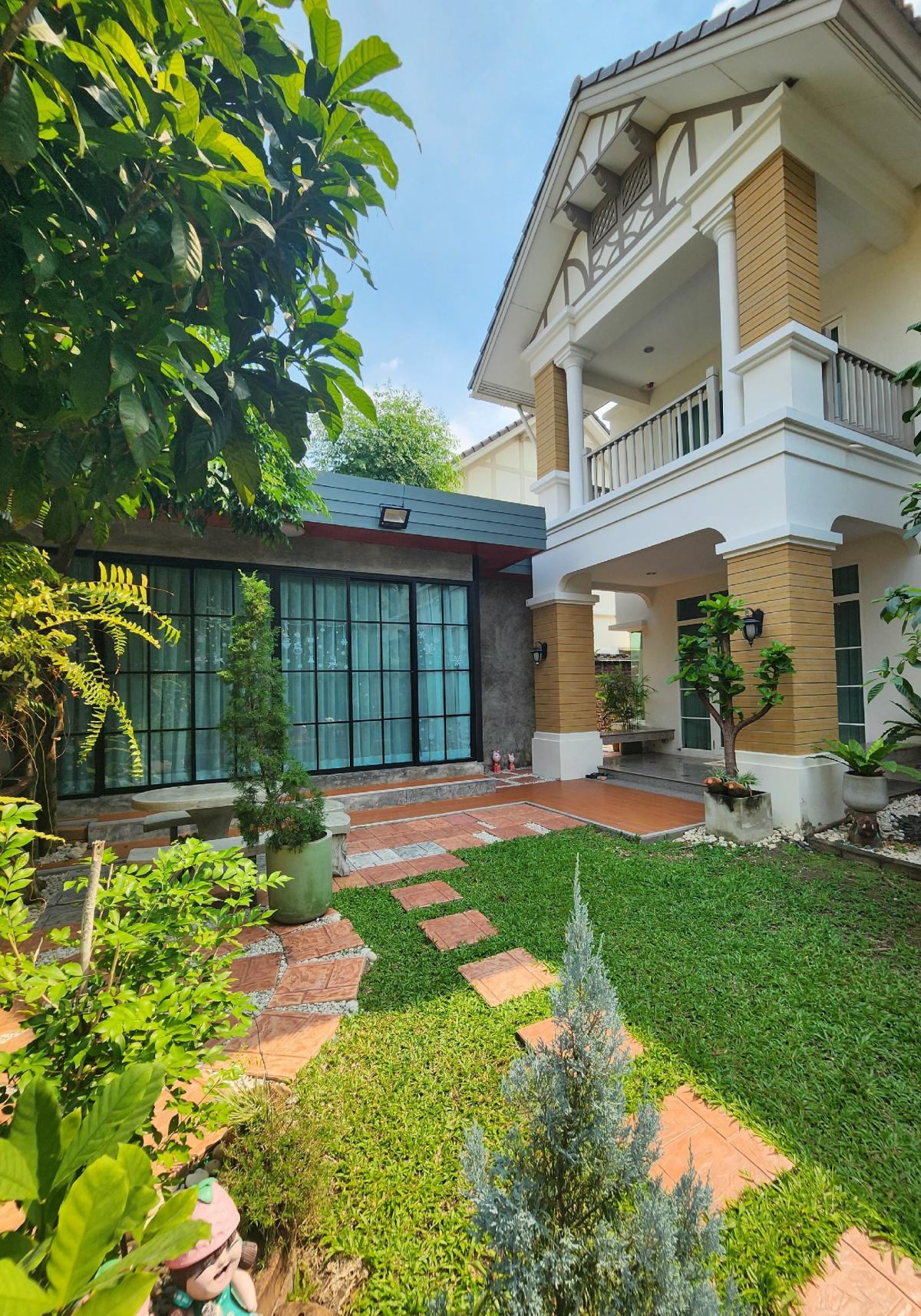 For SaleHouseRattanathibet, Sanambinna : Beautiful house for sale, ready to move in, good price, Laddarom (Ratchaphruek-Rattanathibet 2) next to Ratchaphruek Road.