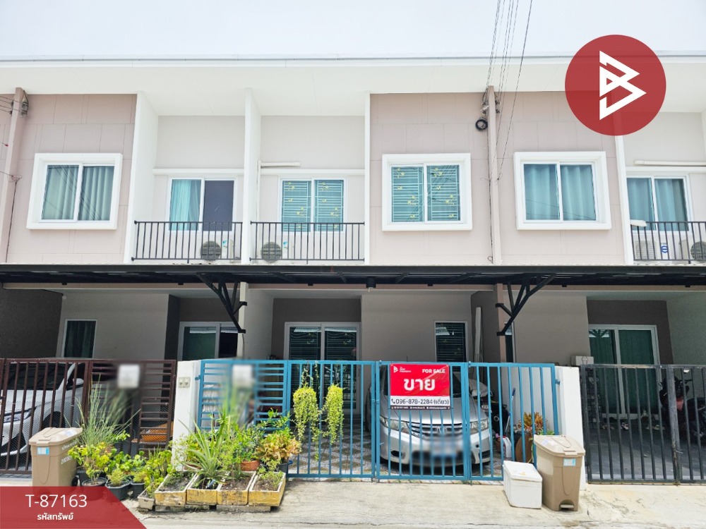 For SaleTownhouseSamut Prakan,Samrong : Urgent sale townhouse Bless City Park Village, Bang Pu Municipality 47, Samut Prakan, near BTS Kheha Station.