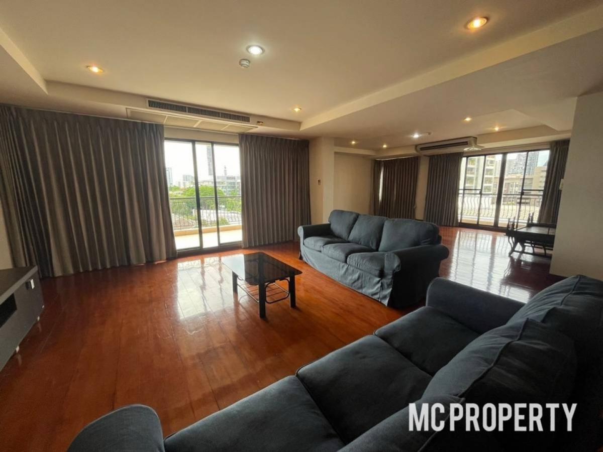 ให้เช่าคอนโดวิทยุ ชิดลม หลังสวน : Somkid Gardens 4bedroom 250sqm very high floor for rent only 150,000 please contact  MC PropertyTel/Line: 0816878954