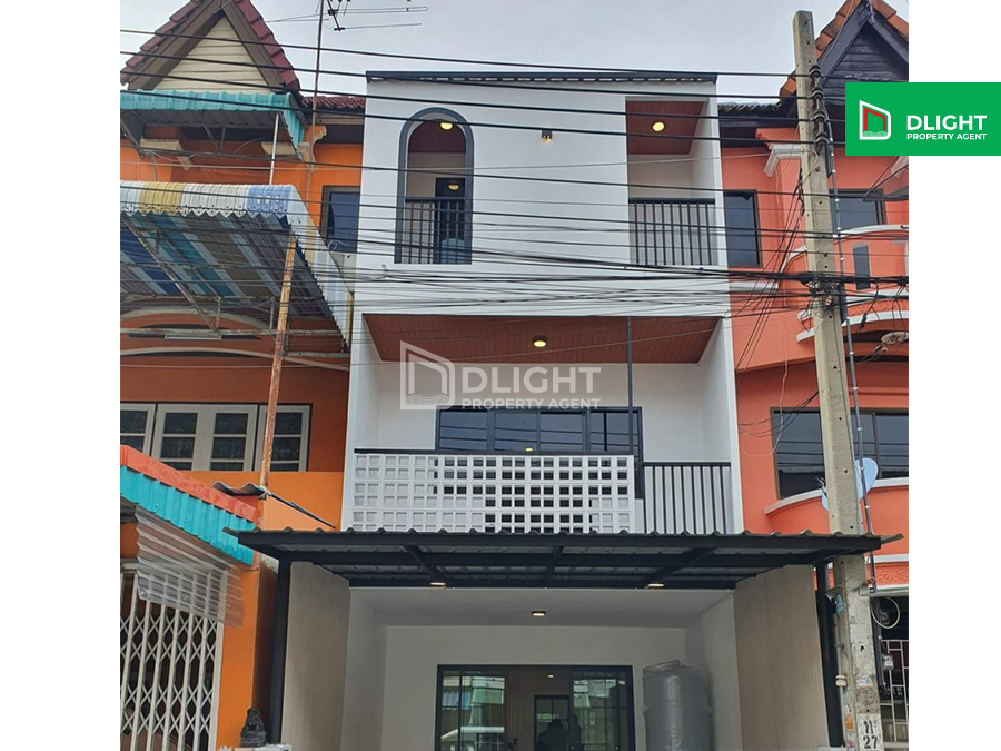 For SaleTownhouseBang kae, Phetkasem : 3-story townhouse, Phongsirichai 4, area 17 sq m, 5 bedrooms, 3 bathrooms, price 2.49 million baht, decorated, ready to move in, good location, Phetkasem 81.