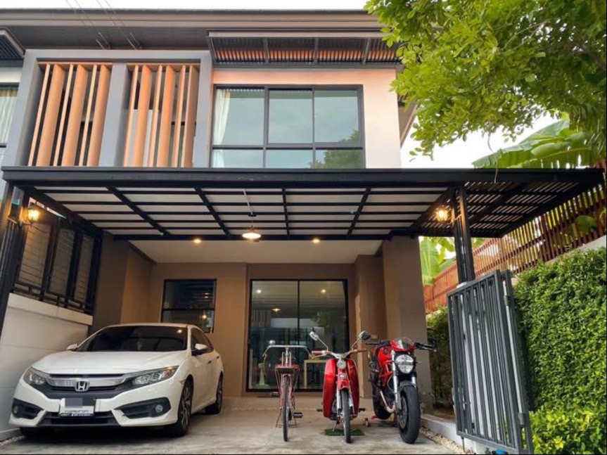 For SaleTownhouseLadkrabang, Suwannaphum Airport : Time Home Chaloem Phrakiat Rama 9 Soi 47, very new condition, beautifully decorated, ready to move in.