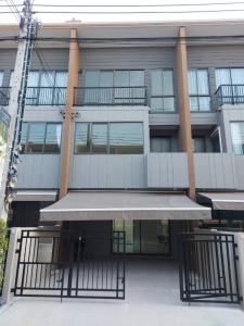 For RentTownhouseOnnut, Udomsuk : For rent, 3-story townhome, Baan Klang Muang Sukhumvit - Onnut.