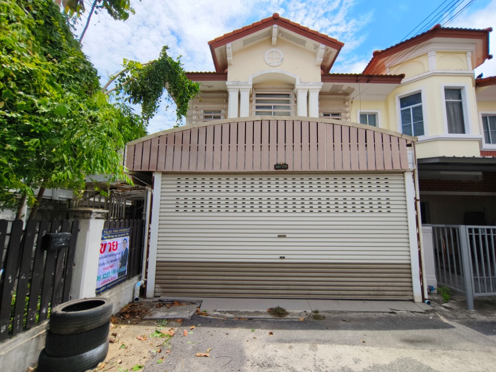 For SaleTownhouseSamut Prakan,Samrong : Cheap townhome for sale, The Connect 1, King Kaew 43, Suvarnabhumi, area 31.8 sq m., corner house, good value, great price, location near Suvarnabhumi Airport.