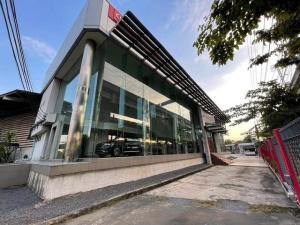 For RentShowroomVipawadee, Don Mueang, Lak Si : Showroom for rent, service garage, office building, area 2 rai 2 ngan, along Vibhavadi Rangsit Road. Suitable for a showroom, service center or other various businesses. ** Can be rented separately.