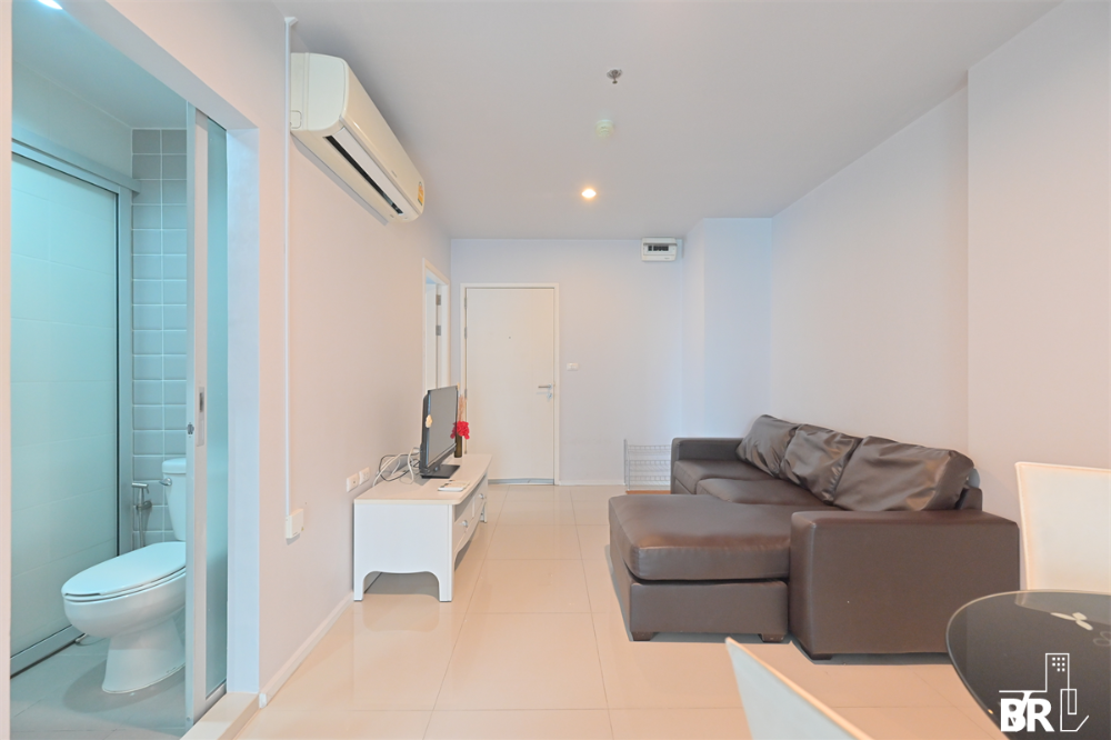 For RentCondoRama9, Petchburi, RCA : 🧨Condo for rent Aspire rama9, 2 bedrooms, 1 bathroom, 49 sqm. For rent 20 K/month, beautiful room, recently renovated, beautiful view, contact 0887532858 Prai.