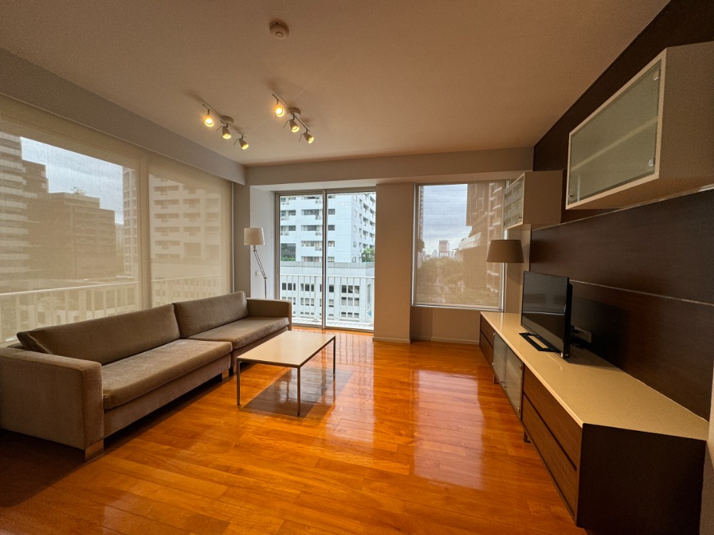 For RentCondoWitthayu, Chidlom, Langsuan, Ploenchit : Langsuan Ville - Spacious 1 Bed Unit for Rent!