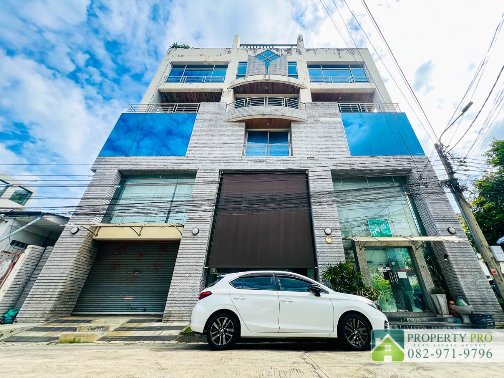 For SaleShophouseLadprao, Central Ladprao : VW24S-003 House Building 4 Storey for Sale Ratchadaniwet Yaek 2, 4 Bedroom 40 sqw 482 sqm good location with Elevator Near Huai Khwang, Ladprao, Pracha Uthit, Sutthisan