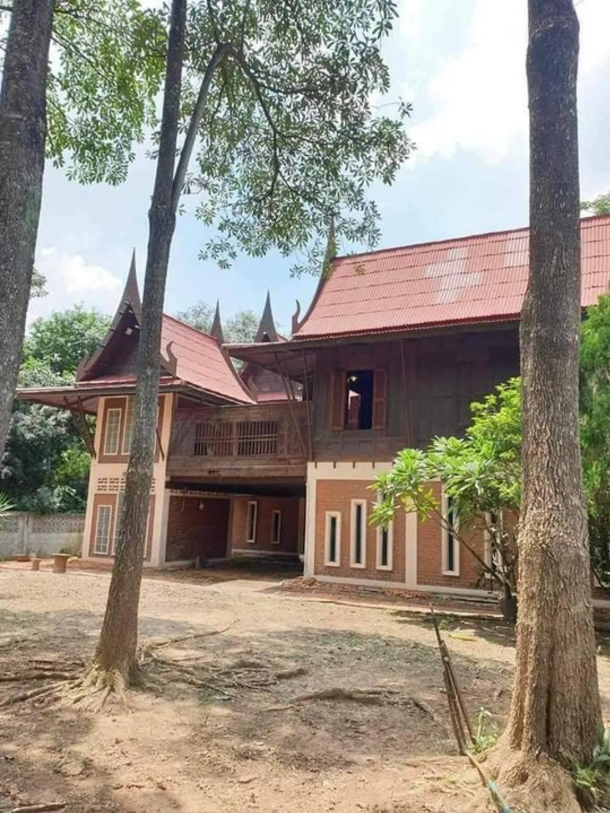 For SaleHouseSuphan Buri : Thai house for sale, teak wood