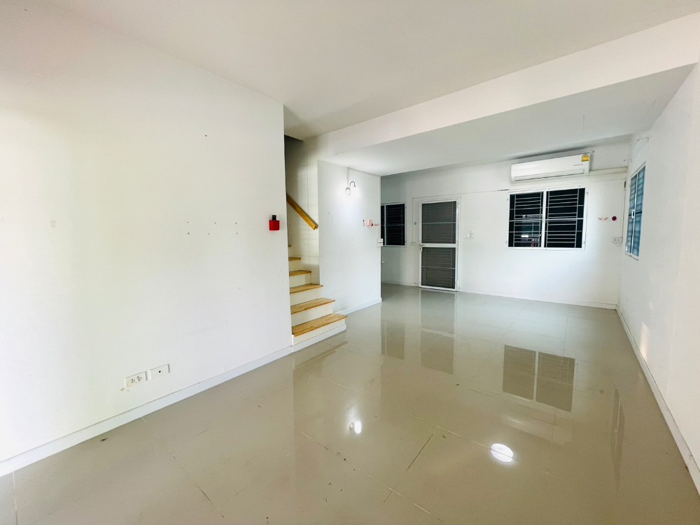 For SaleTownhouseRama5, Ratchapruek, Bangkruai : Townhouse for sale, 28.8 sq m, Baan Pruksa 110 Chaengwattana - Ratchaphruek, Ratchaphruek Road – 345, corner room, has space on the side.