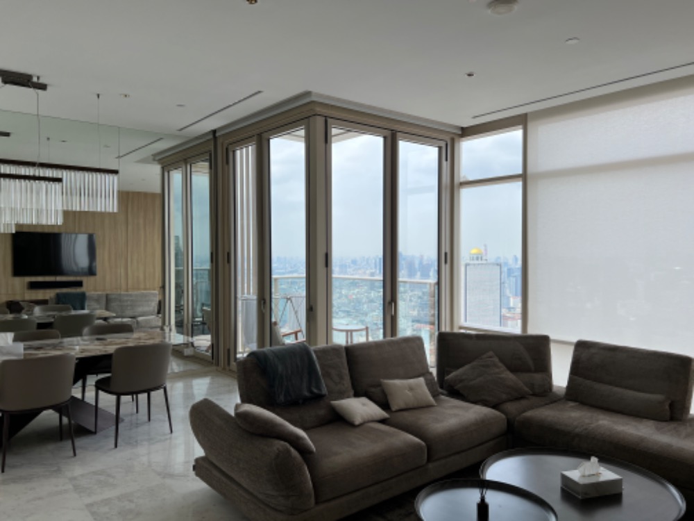 ให้เช่าคอนโดสาทร นราธิวาส : 2BR/3BA Four Seasons Private Residences | 57th Floor, 140sqm | 260K Baht/Month