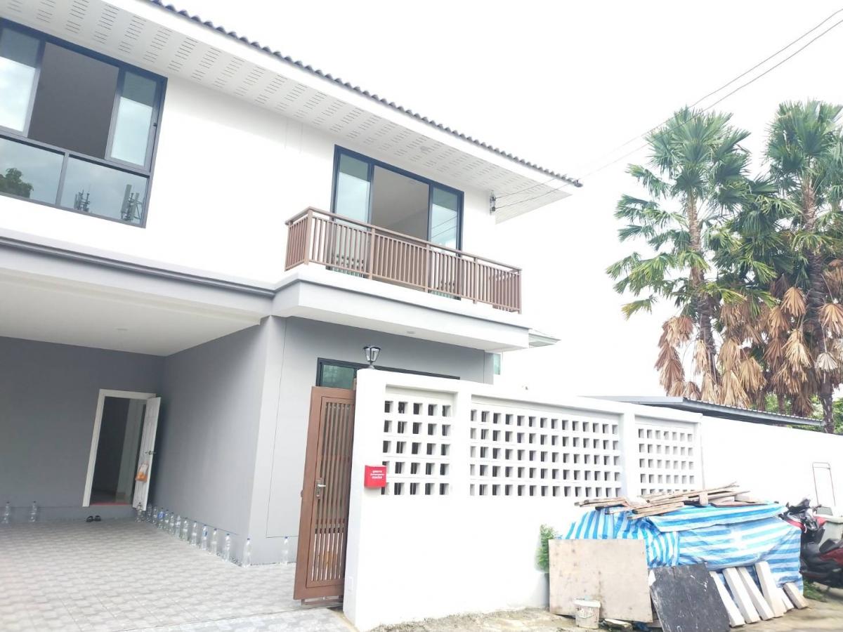 For SaleHouseOnnut, Udomsuk : Newly built detached house for sale, Sukhumvit 93, usable area: 51 sq m, 250 sq m.