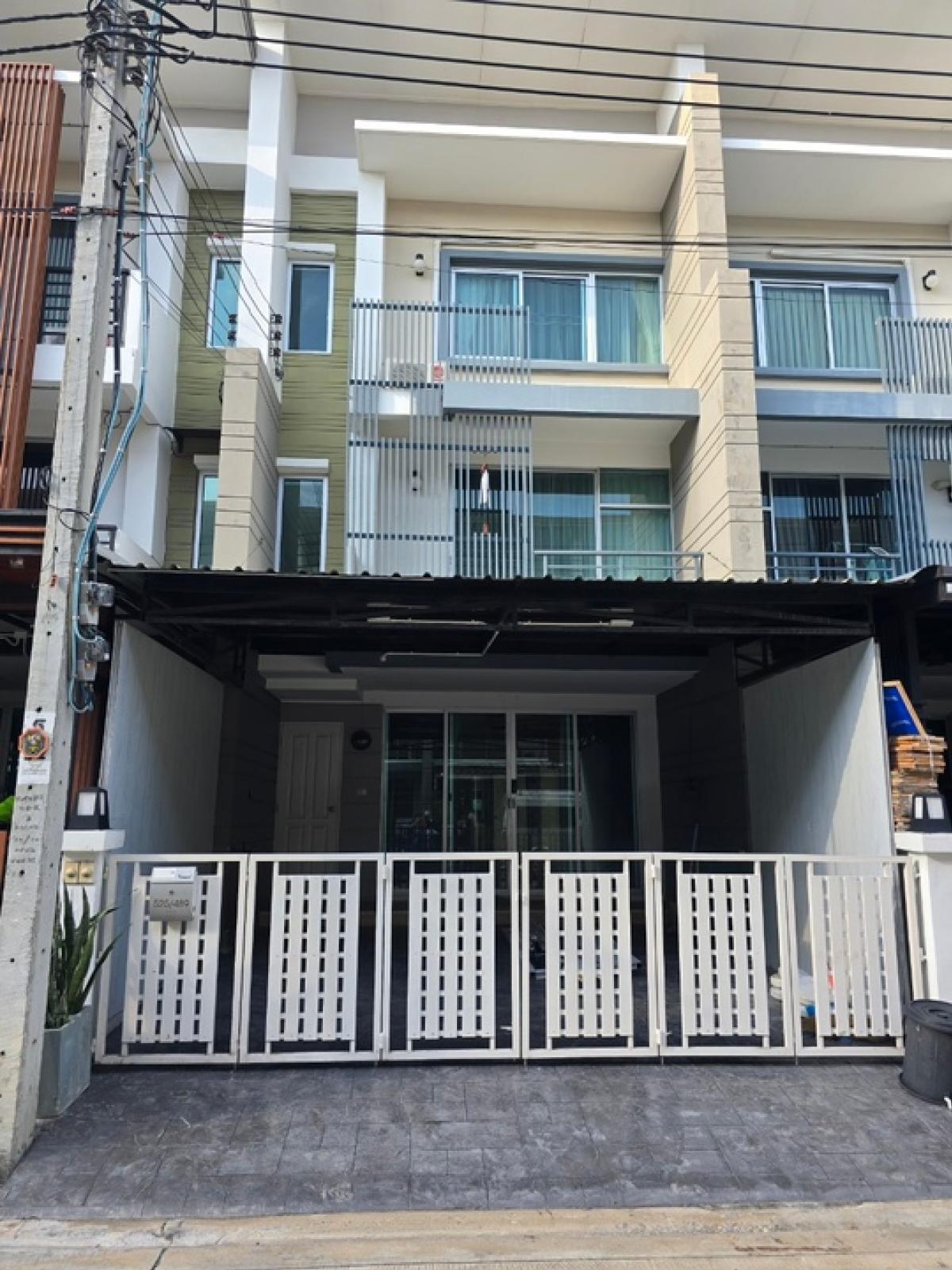 For RentTownhouseRathburana, Suksawat : Townplus Pracha Uthit for rent