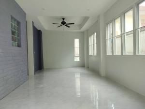 For RentHouseEakachai, Bang Bon : Single house for rent, Rama 2 zone, Baan Burirom, Rama 2 - Ekkachai, lots of space, completely renovated, on Rama 2 location.