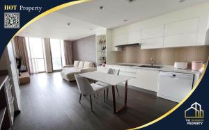 For RentCondoWitthayu, Chidlom, Langsuan, Ploenchit : For rent: Noble Ploenchit, luxury condo in the heart of Ploenchit, 2 bedrooms, 1 bathroom, very high floor, fully furnished, next to BTS Ploenchit.