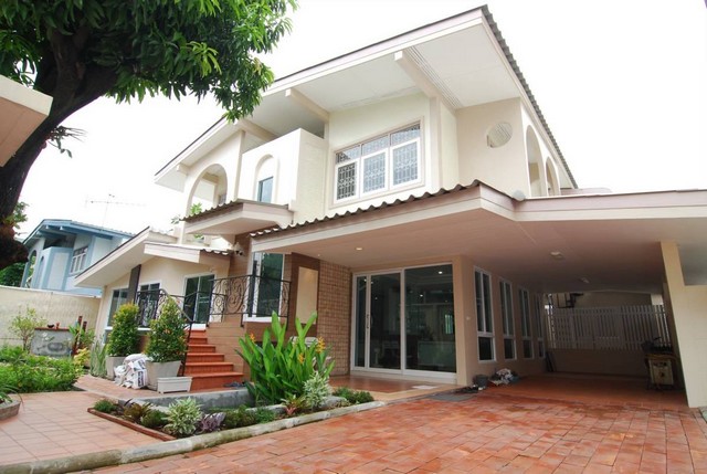 For SaleHouseAri,Anusaowaree : 2-storey detached house for sale, 100 sq m, Phahonyothin 8, Soi Sailom, Ari, Saphan Khwai, Inthamara area, near BTS Ari and BTS Saphan Khwai.