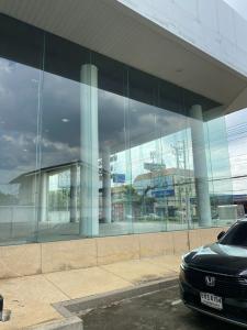 For RentShowroomPathum Thani,Rangsit, Thammasat : For sale/rent car showroom With service center Along Phahonyothin-Lam Luk Ka Road