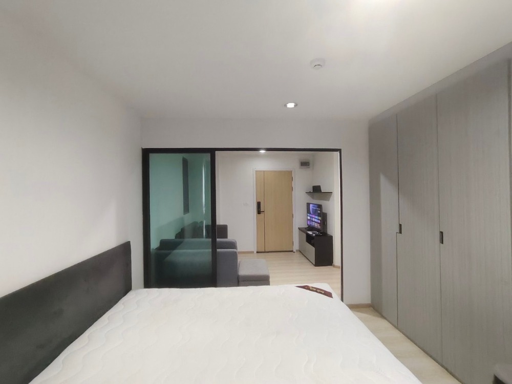 For RentCondoRama9, Petchburi, RCA : 🏢 Rise Rama 9 🛏️ Beautiful room ✨ Many rooms 🌐 Good location 🌤️ Beautiful view 🛋️ Fully furnished 📺 Complete electrical appliances (special price)