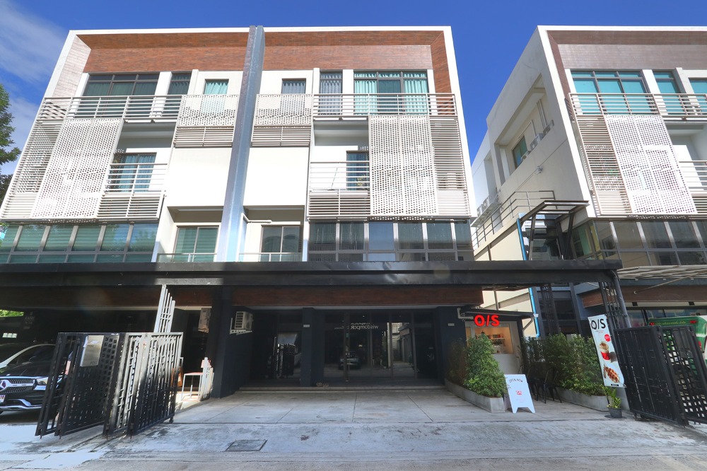 For SaleTownhouseKaset Nawamin,Ladplakao : Balance Life and Work in One Space: Beautifully Built 4-Storey Home Office Prime Business Location in the Ramindra - Nawamin Area, Near Expressways,