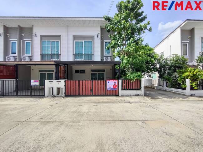 For SaleTownhouseVipawadee, Don Mueang, Lak Si : 2-story townhome, Gusto Don Mueang-Songprapha, corner house, complete additions, beautiful house, ready to move in, 100% loan possible.