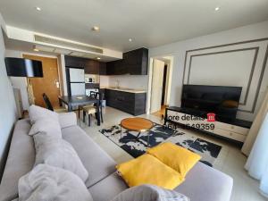 ให้เช่าคอนโดสุขุมวิท อโศก ทองหล่อ : Pet Friendly (2 Bed 75 )🐱🐶 Condo@BTSPrompong - 45,000 THB Negotiable