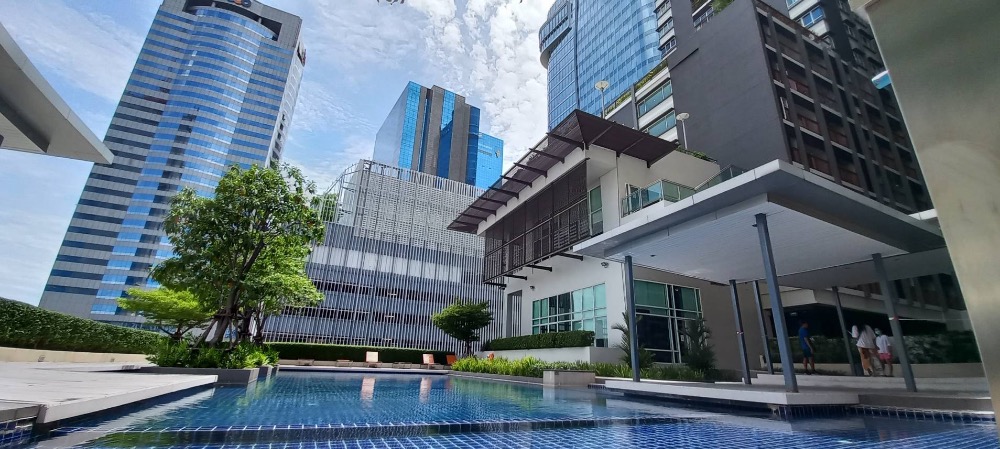 For SaleCondoLadprao, Central Ladprao : Selling at a loss! Condo Sim Vibha-Ladprao, corner room, size 63.87 sq.m., 2 bedrooms, 1 bathroom, good function, newly renovated, free transfer fee within this year.