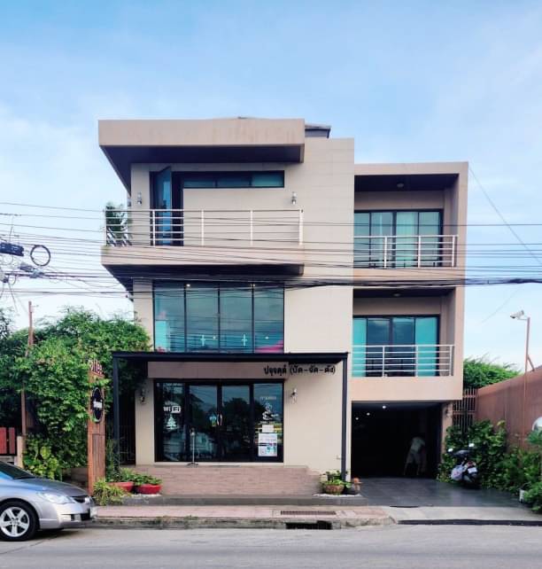 For RentHome OfficeChokchai 4, Ladprao 71, Ladprao 48, : For Rent: Spacious 3-Storeys Building, Perfect for Clinics, Offices