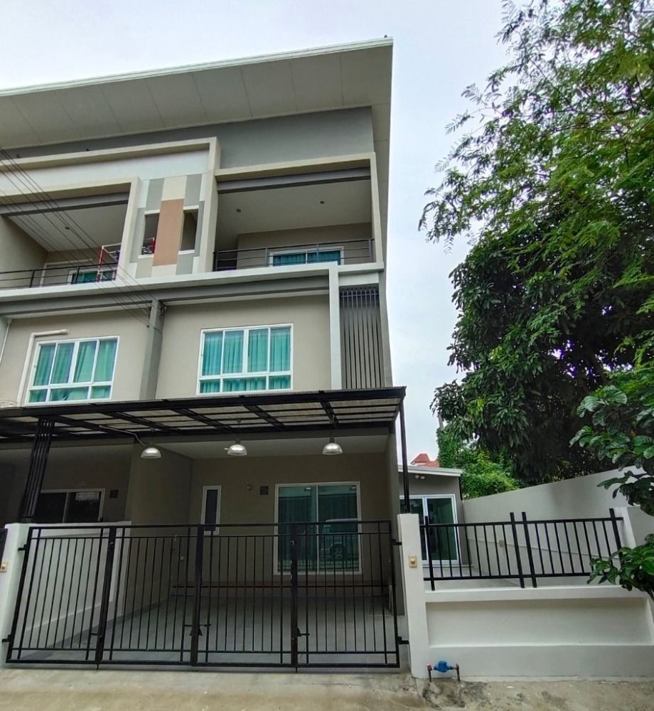 For SaleTownhouseNonthaburi, Bang Yai, Bangbuathong : S-HVSS101 House for sale, Vision Smart Life Village, 3 floors, size 27.3 sq w, usable area 150 sq m, 3 bedrooms, 3 bathrooms, 3.69 million 063-759-1967