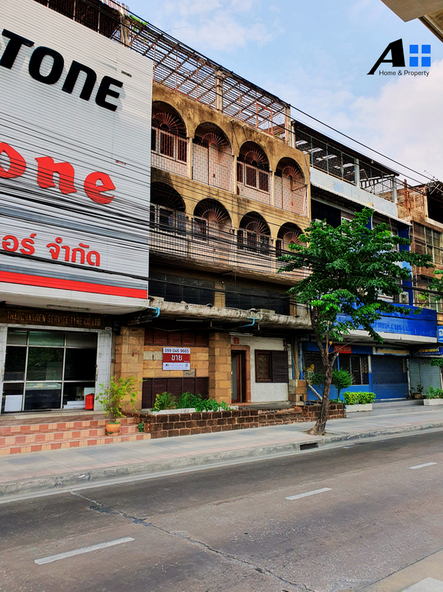 For SaleShophouseBang Sue, Wong Sawang, Tao Pun : Shophouse with warehouse, 2 units, 160 sq m., next to Bangkok-Nonthaburi Road. Next to the Purple Line, suitable for an office, showroom, factory, warehouse.