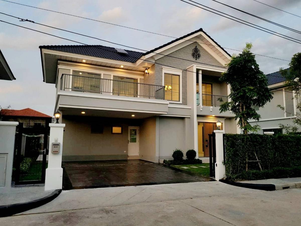 For SaleHouseSamut Prakan,Samrong : Single house for sale, Perfect Residence Sukhumvit77, beautiful house, in a very good location. There are complete facilities. Traveling anywhere is very convenient.  Not far from Suvarnabhumi Airport.