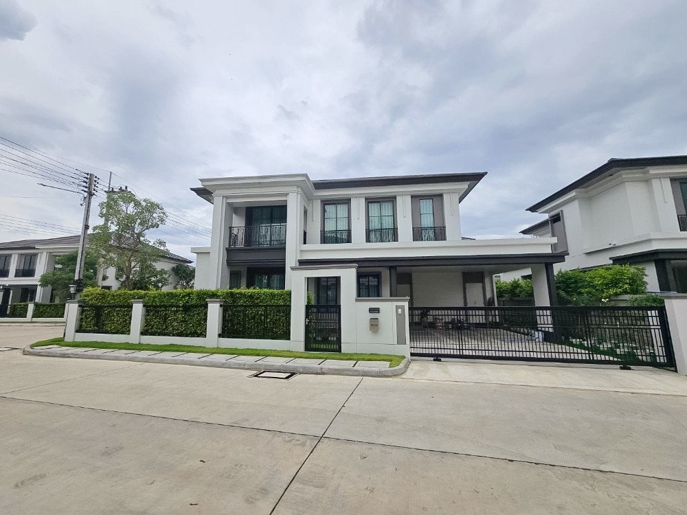 For SaleHousePathum Thani,Rangsit, Thammasat : For sale very cheap, luxury detached house, Setthasiri Village, Bangkok-Pathum Thani, area 72.5 sq m, usable area 252 sq m, suitable for living, golf course view, 400 rai on Bangkok-Pathum Thani Road, only 10 minutes to Sri Saman Expressway*, near Communi