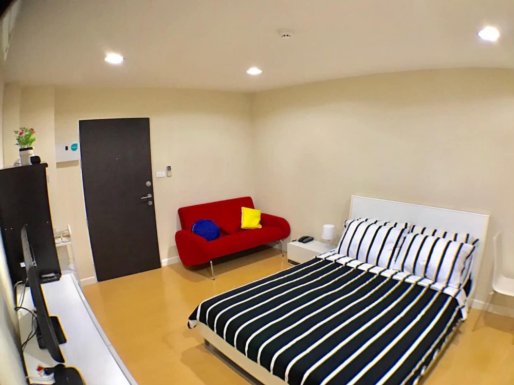 For RentCondoWongwianyai, Charoennakor : Condo for rent, Sathorn Residence 🌷Size 24 sq m 🧸 2nd floor 🎈🥨 Fully furnished and equipped with electrical appliances 🛋️ Near BTS Krung Thon Buri