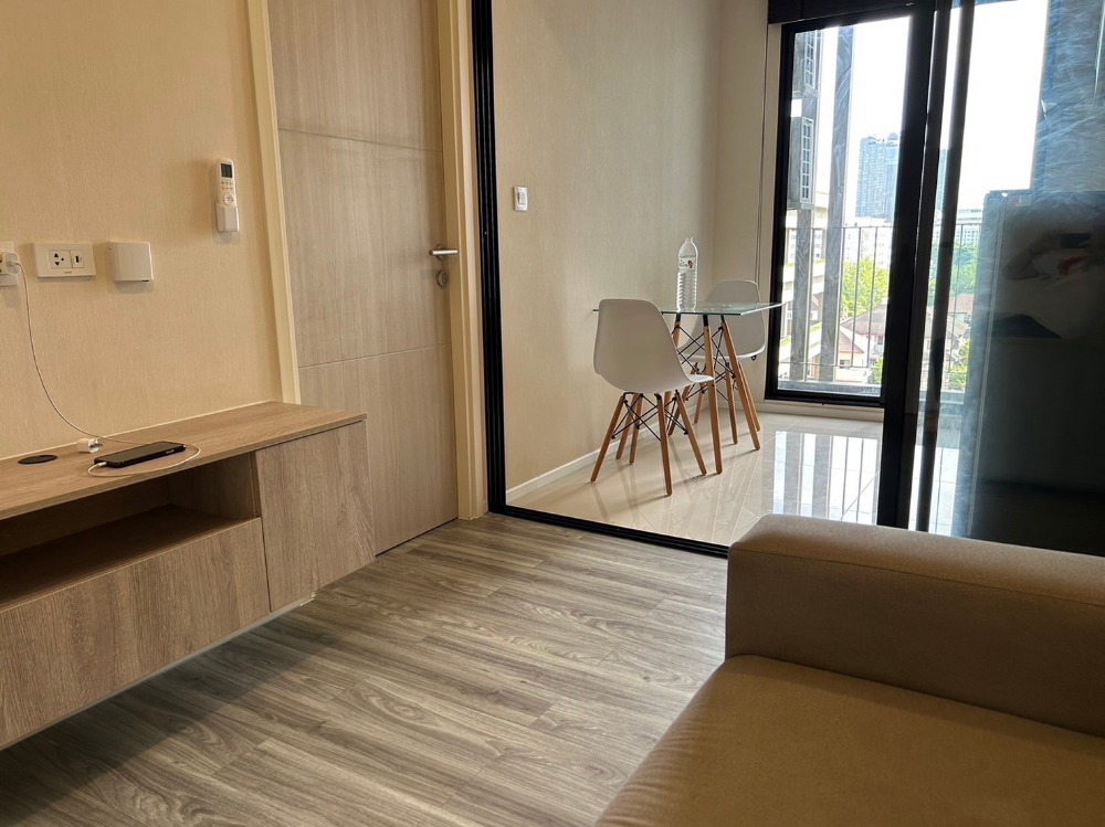 For RentCondoOnnut, Udomsuk : For rent IKON 77, 7th floor, size 29 sq m, added TV and new washing machine, beautiful room, fully furnished, near BTS On Nut, ready to move in