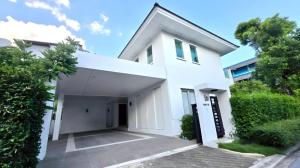 For SaleHousePattanakan, Srinakarin : Corner detached house, Noble Tara Phatthanakan, with swimming pool.