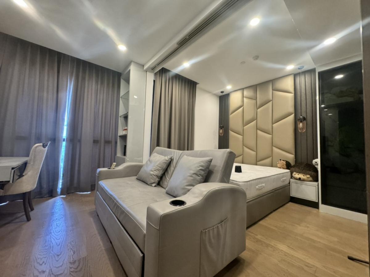 For SaleCondoSiam Paragon ,Chulalongkorn,Samyan : Urgent, urgent, urgent ❤️For sale, Ashton Chula-Sisom Condo, next to Chula University, near Chula Hospital, beautiful room, fully built-in, new condition 97.59%, not boasting about the real thing ❤️-size 1 bedroom, 31 sq m, high floor, beautiful view. Ope