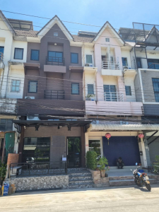 For SaleShophousePathum Thani,Rangsit, Thammasat : For sale, 5-story office building, newly renovated, area 18 sq m., 360 sq m., Sathaporn Village, Rangsit-Khlong Sam. Next to Rangsit-Nakhon Nayok Road and Lotus Khlong 4 Department Store, Bueng Yitho Subdistrict, Thanyaburi District, Pathum Thani Province