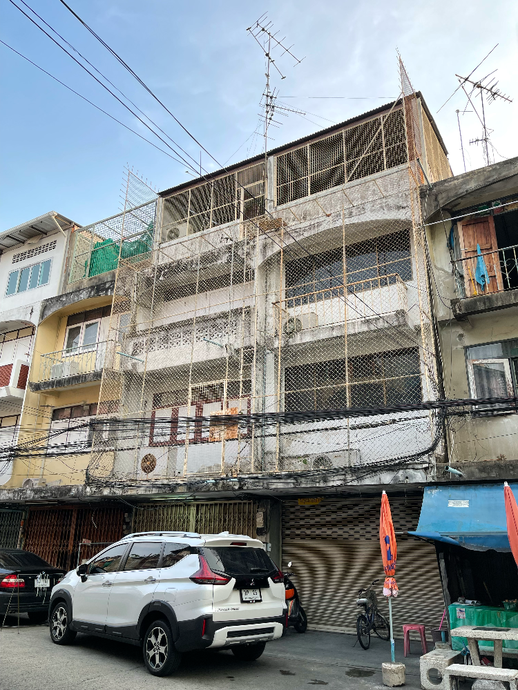 For SaleShophouseOnnut, Udomsuk : Commercial Building (Shophouse) for Sale Sukhumvit 101/1, Wachirathamsathit - Udomsuk, Mahasin 2 Alley, near BTS Udomsuk and BTS Punnawithi, city center.