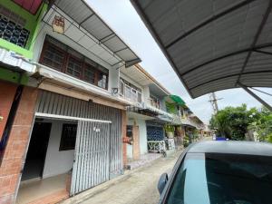 For SaleTownhousePinklao, Charansanitwong : The best location on the Thonburi side!! Townhouse for sale, renovated, 12 sq m, Soi Chimphli 1, connected to Borommaratchachonnani Road, Ratchaphruek, Charansanitwong, near Central Pinklao, expressway and MRT.