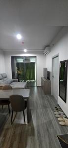 For RentCondoSiam Paragon ,Chulalongkorn,Samyan : Ideo Chula-Samyan Condo for rent -OneBed Plus  30th floor( 32,000 Baht/ Month)  IDline: lily2303