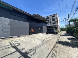 For RentWarehouseSeri Thai, Ramkhamhaeng Nida : Warehouse for rent on Seri Thai Road, near Bangchan Industrial Estate, near Siam Park, near Toyota Seri Thai Center, easily connected to Minburi, Ramkhamhaeng, Lat Phrao, Bangkapi, Nawamin, Ram Intra.