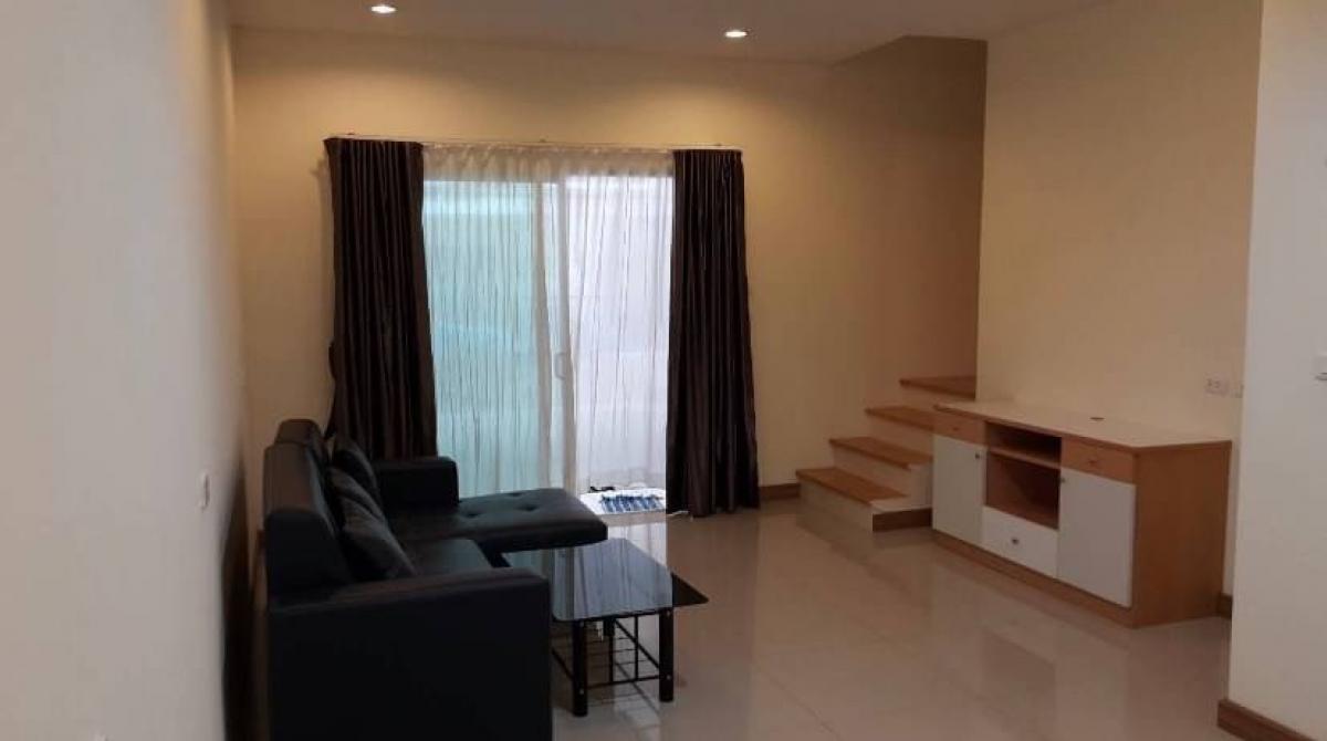 For RentTownhousePattanakan, Srinakarin : Rent/sale 3-story townhome, Villette City, Phatthanakan 38.