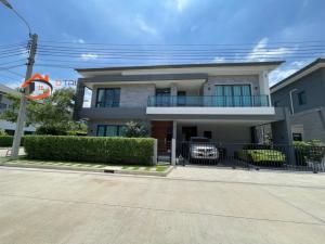 For RentHouseBangna, Bearing, Lasalle : Single house for rent, The City Bangna, The City Bangna, near Mega Bangna, Kanchanaphisek Expressway and Burapha Withi Expressway, just 5 minutes.