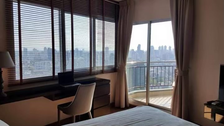 For RentCondoRama9, Petchburi, RCA : (Owner) for rent (for rent) Supalai Park Ekkamai - Thonglor (Supalai Park Ekkamai - Thonglor) 73 sqm. Beautifully decorated, corner room, city view in the Thonglor area, 42nd floor.