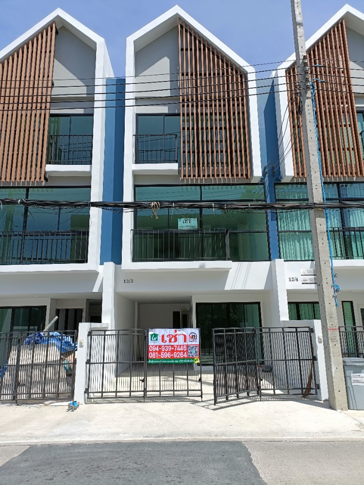 For RentTownhouseBangna, Bearing, Lasalle : Townhome office for rent @ BTS Bearing Sukhumvit 70/5, 3 floors, 3 bedrooms, 3 bathrooms, 3 parking spaces, new, just completed.