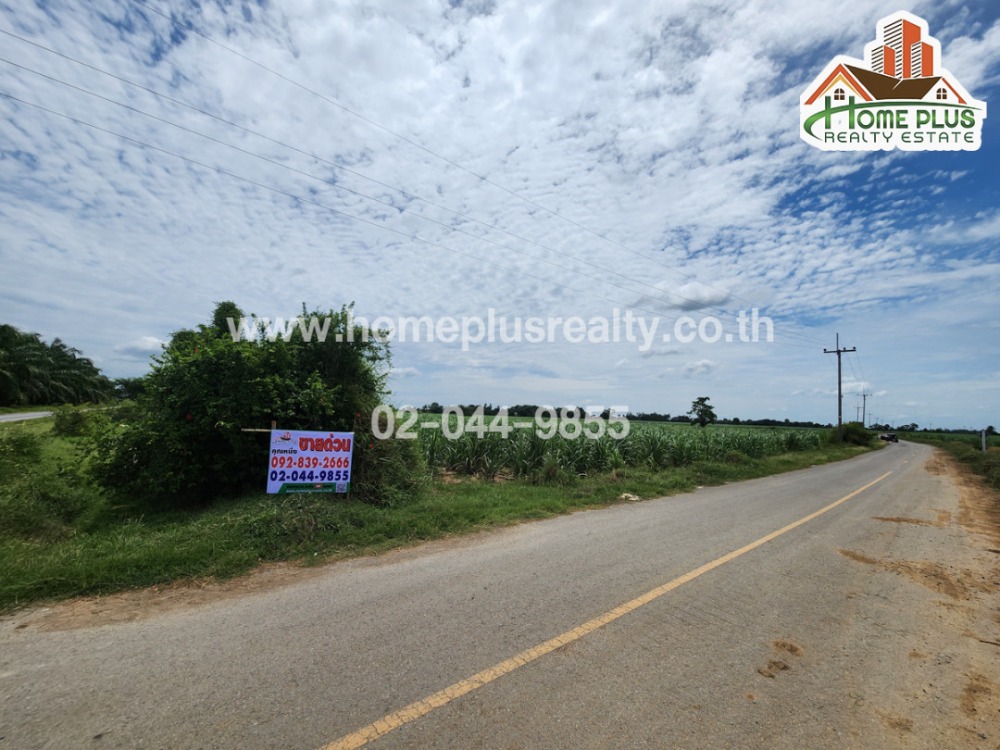 For SaleLandNakhon Pathom : Land near Kamphaeng Saen Aviation School (corner plot), Nakhon Pathom, area 45 rai 70 square wah.